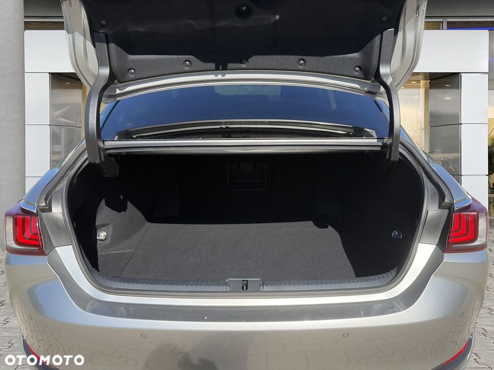 Lexus ES 300h Business Edition - 17