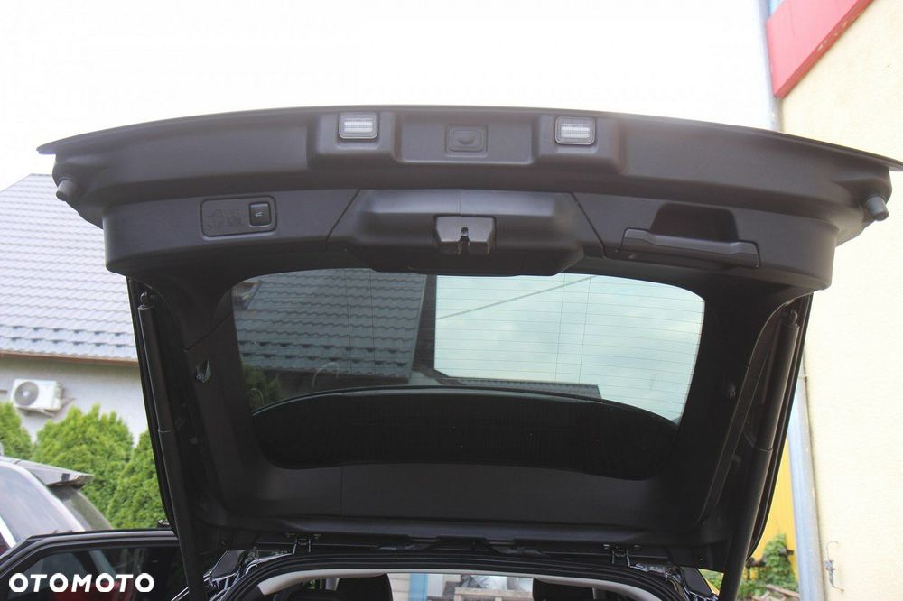 Ford Mustang Mach-E - 37