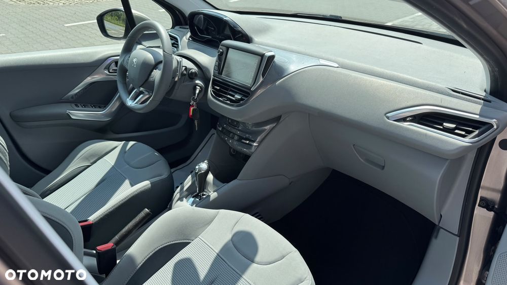 Peugeot 208 - 28