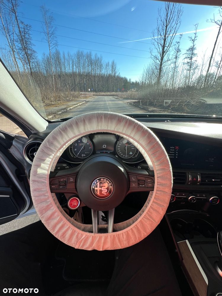 Alfa Romeo Giulia 2.0 Turbo 16V AT8 Veloce Ti - 17