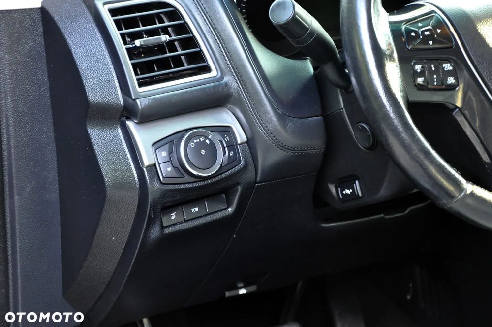 Ford Explorer - 29
