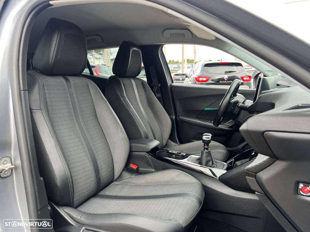 Peugeot 2008 1.2 PureTech Allure - 20