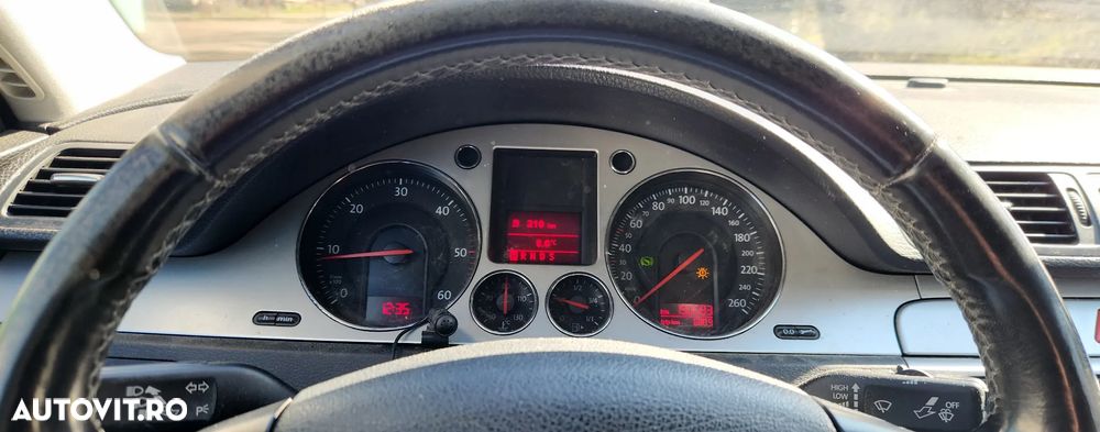 Volkswagen Passat 2.0 TDI DPF DSG Individual - 8