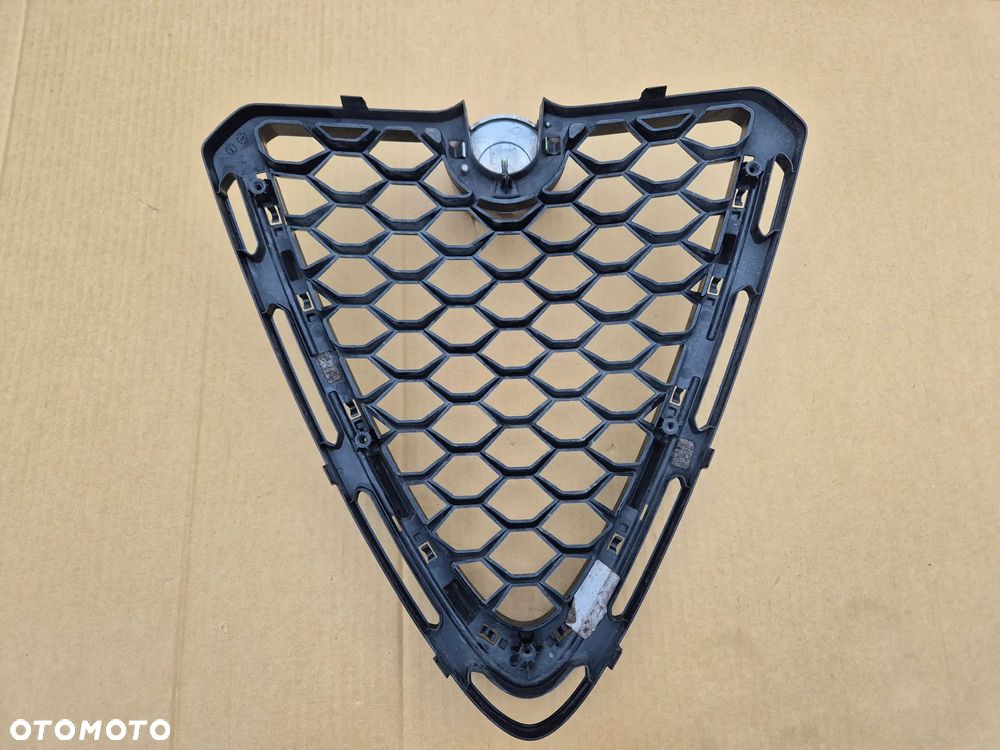 Alfa Romeo Stelvio atrapa.Oryginał. - 4