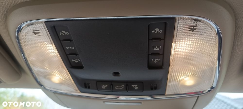 Jeep Grand Cherokee - 14