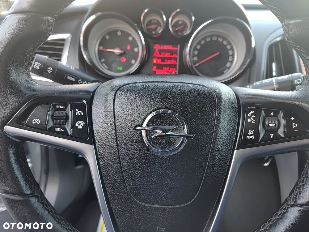 Opel Astra 2.0 CDTI DPF Innovation - 11