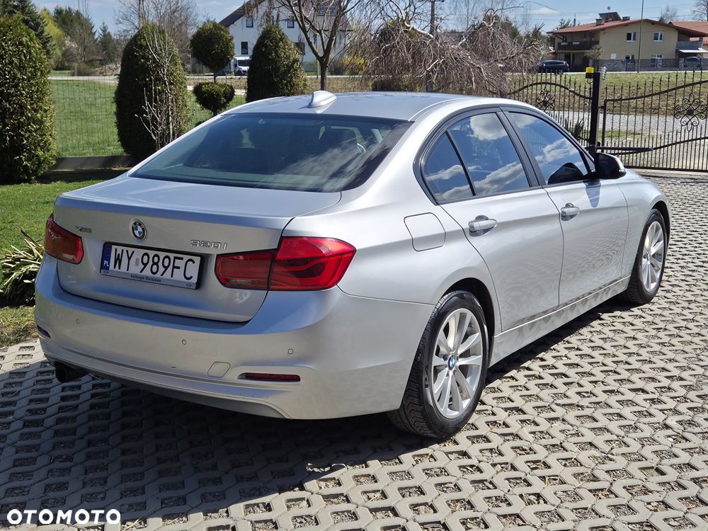 BMW Seria 3 320i xDrive - 7