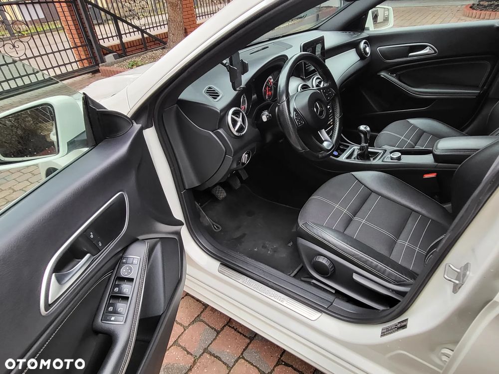 Mercedes-Benz CLA 200 - 17