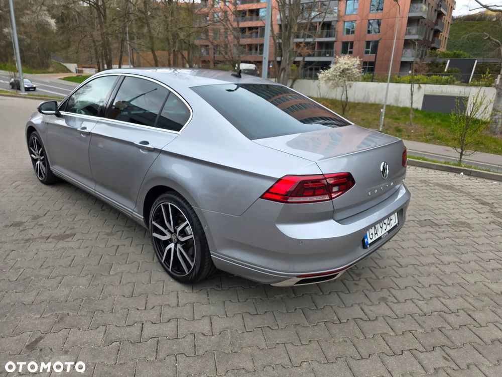 Volkswagen Passat 2.0 TSI Business DSG - 7