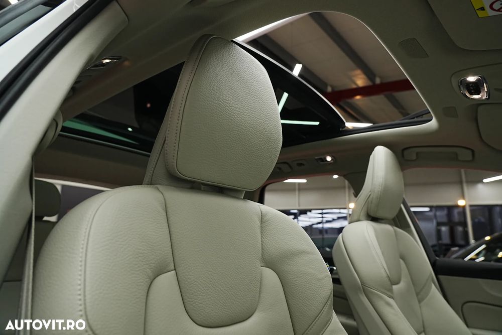 Volvo XC 60 Recharge T6 Twin Engine eAWD Inscription Expression - 14