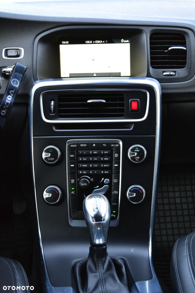 Volvo V60 Cross Country D4 Drive-E Momentum - 37