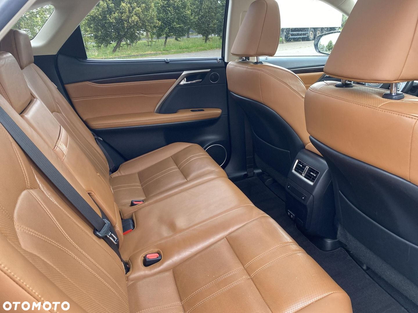Lexus RX - 12
