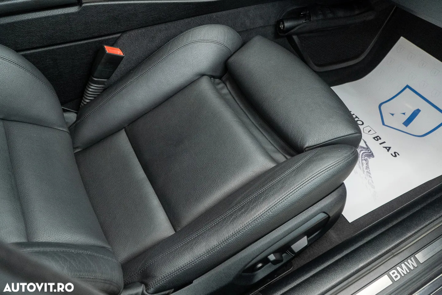 BMW Seria 5 525d xDrive Aut. Luxury Line - 36