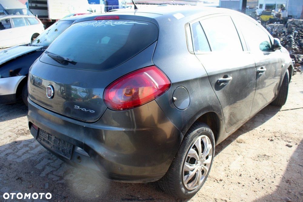 Fiat Bravo II 2007 1.9JTD 192A8000 5D (MASKA, ZDERZAK, LAMPA, BŁOTNIK, DRZWI, SZYBA, FOTEL) - 5