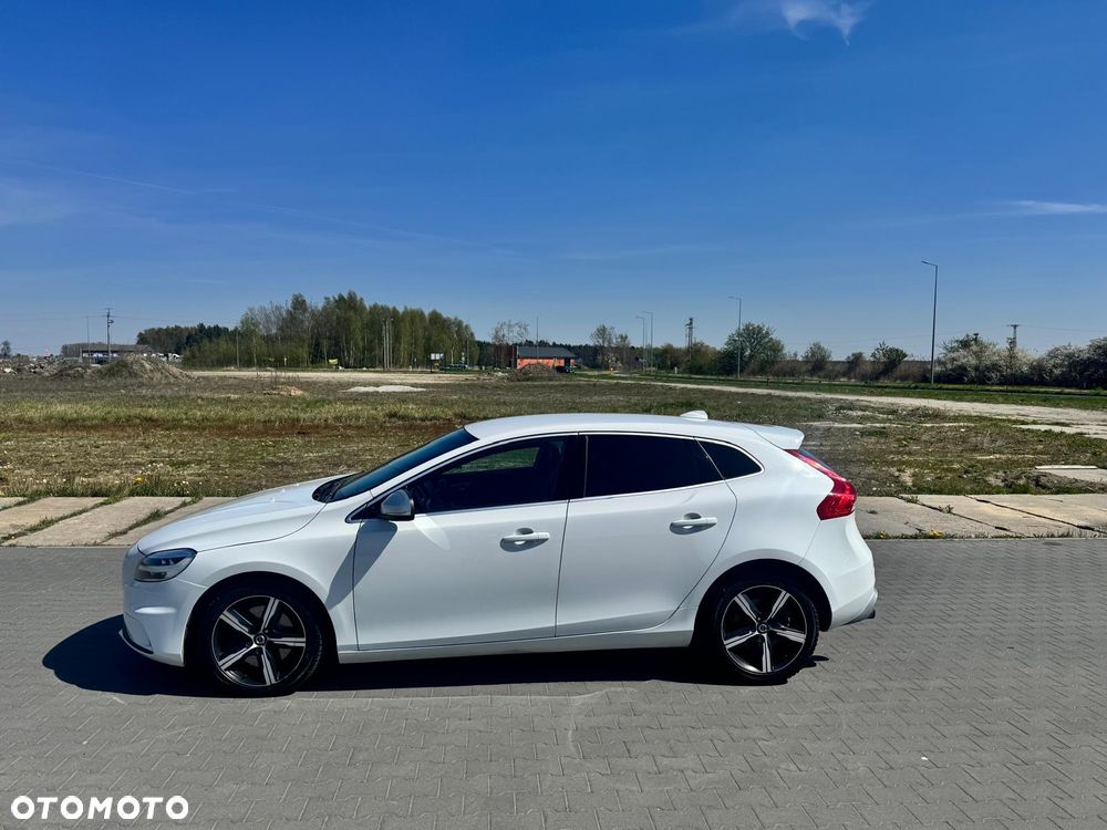 Volvo V40 D3 Geartronic RDesign - 2