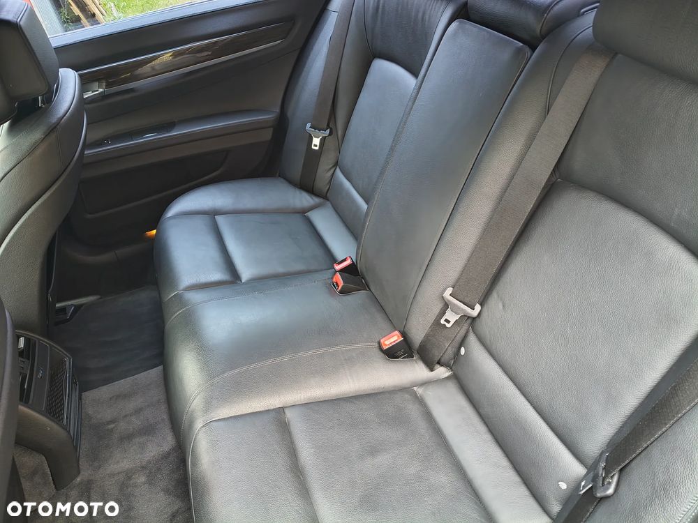 BMW Seria 7 740i - 19