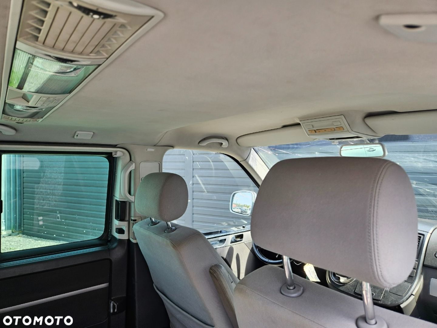 Volkswagen Multivan - 23