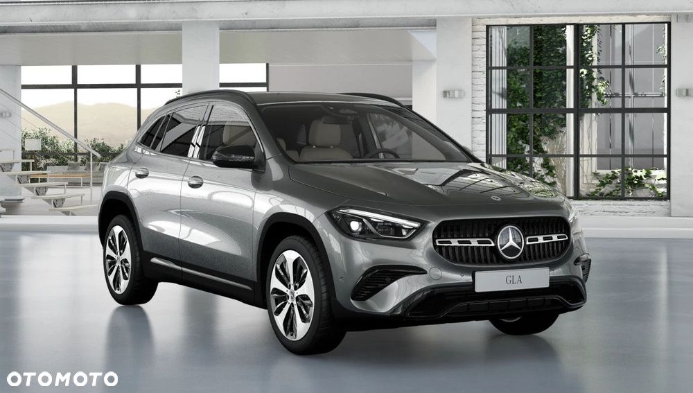 Mercedes-Benz GLA - 2