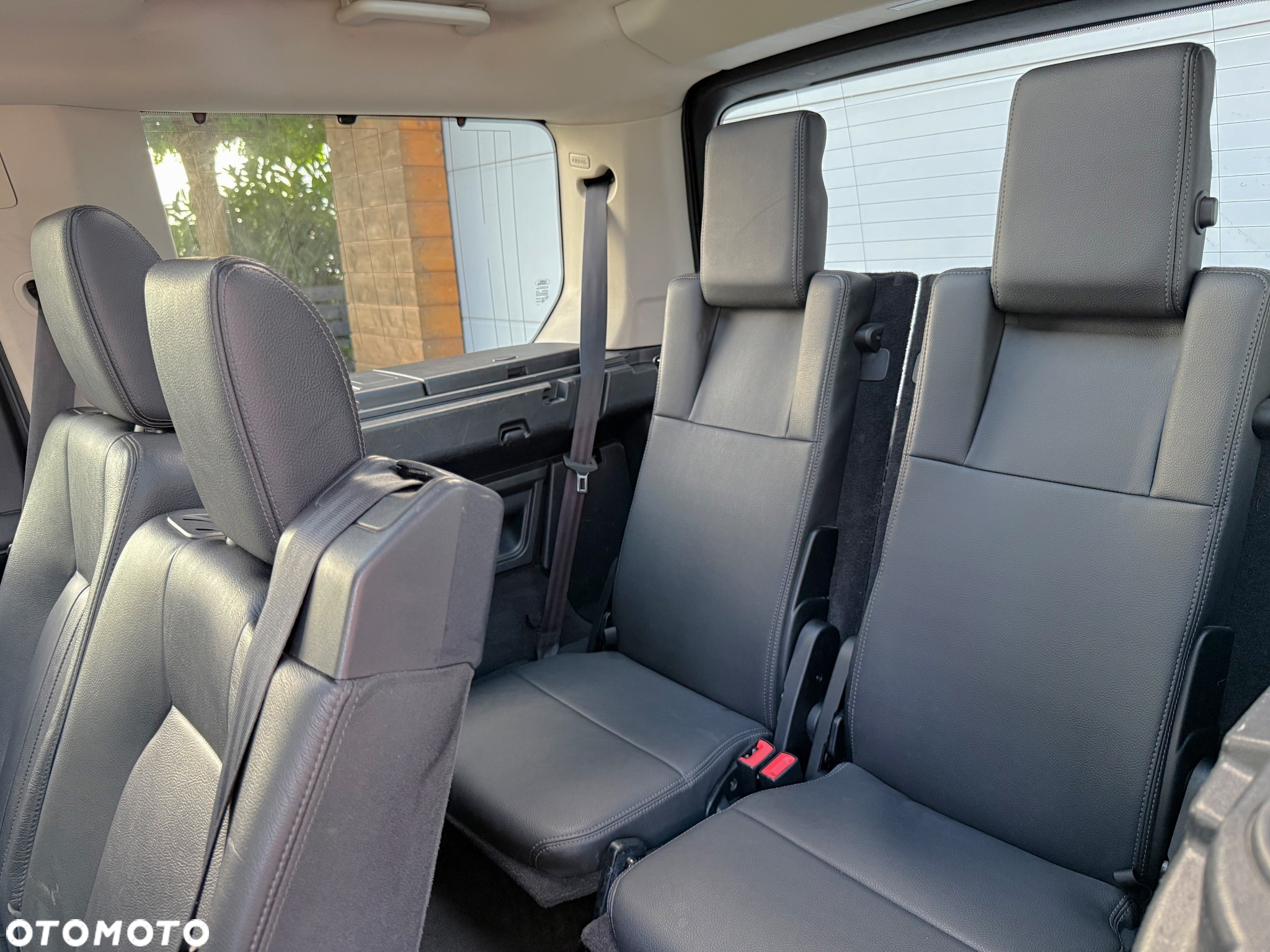 Land Rover Discovery IV 3.0D V6 HSE - 17