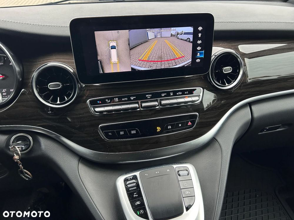 Mercedes-Benz Klasa V - 21