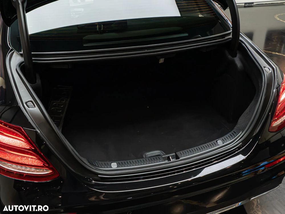 Mercedes-Benz E 220 d 9G-TRONIC AMG Line - 32
