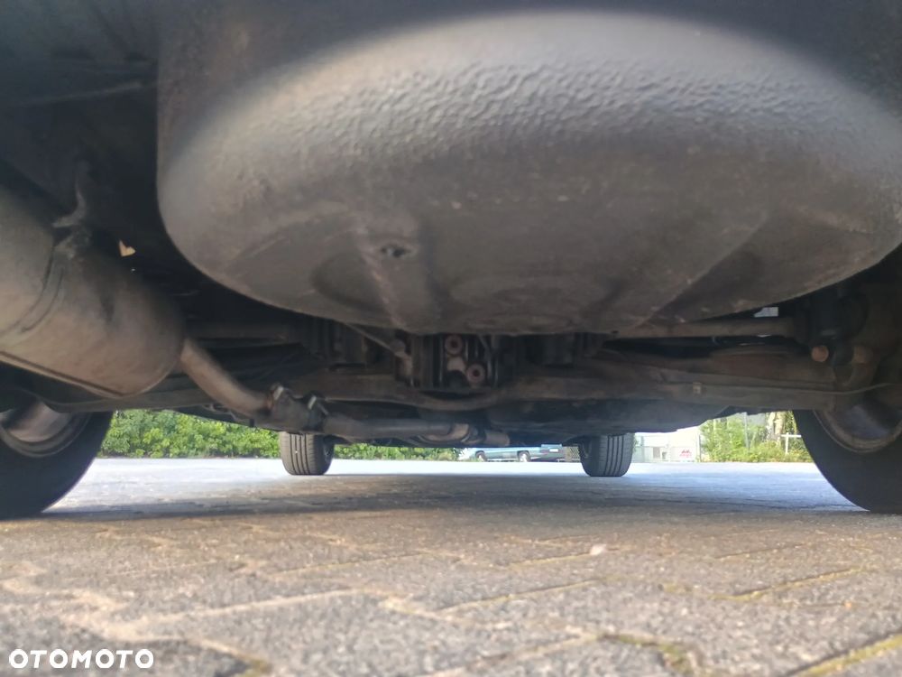 BMW Seria 3 - 16