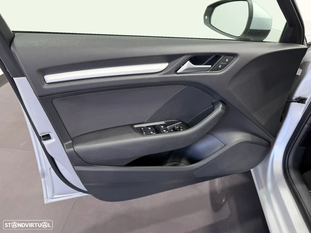 Audi A3 Sportback 1.6 TDI Advance - 18