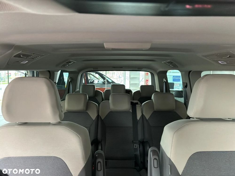 Volkswagen Multivan - 16