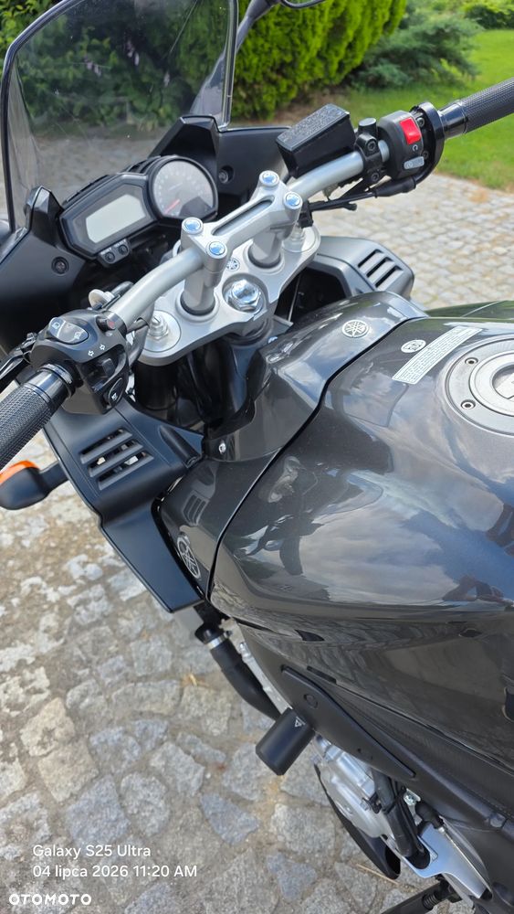 Yamaha FZR - 9