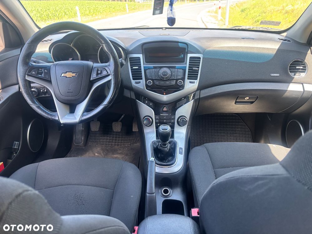 Chevrolet Cruze 1.6 LS - 7