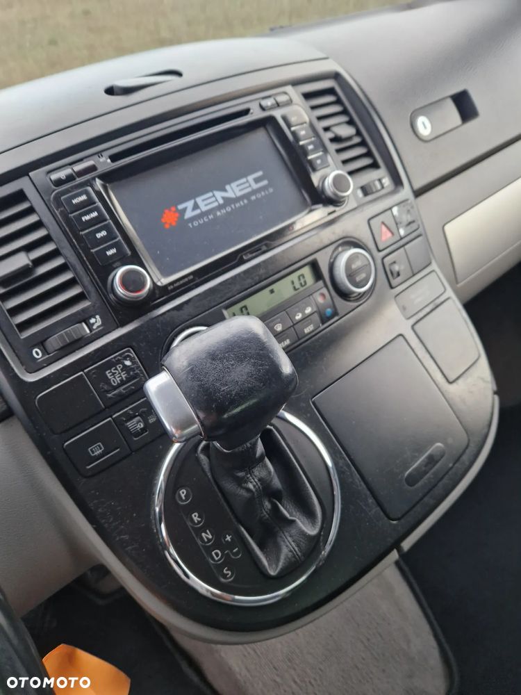 Volkswagen Multivan - 10