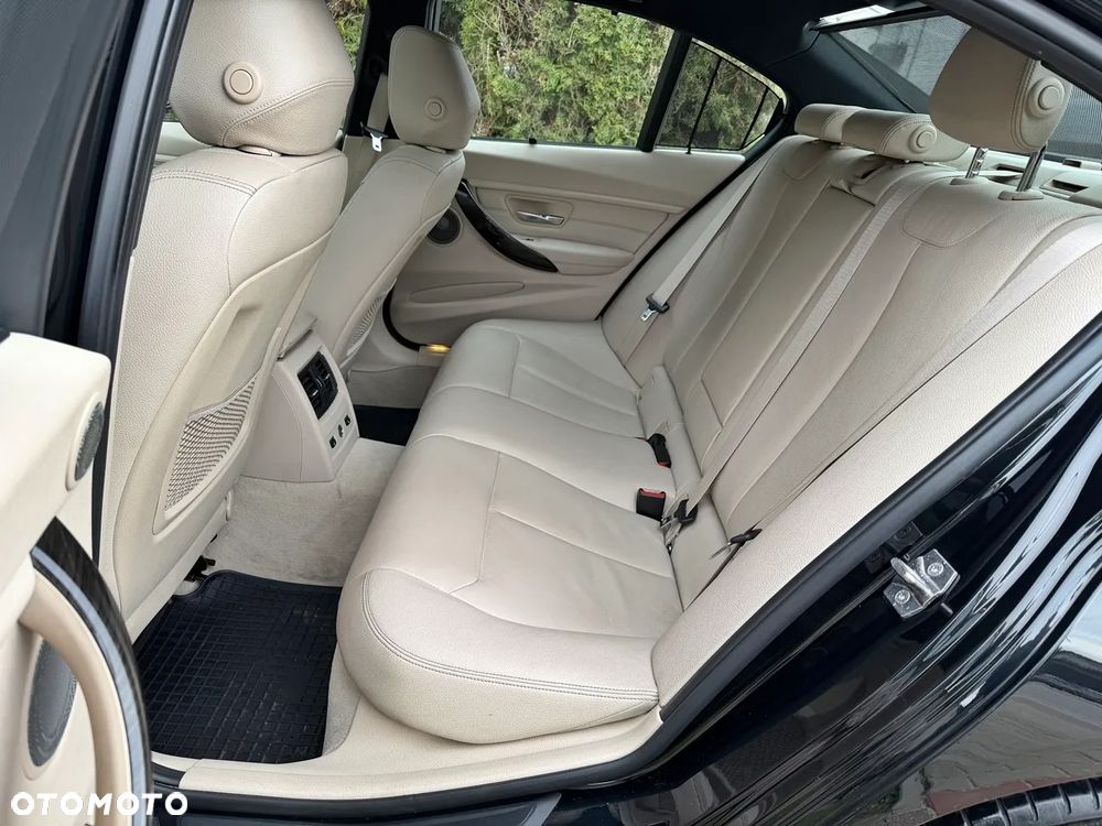 BMW Seria 3 320d Blue Performance Modern Line - 19