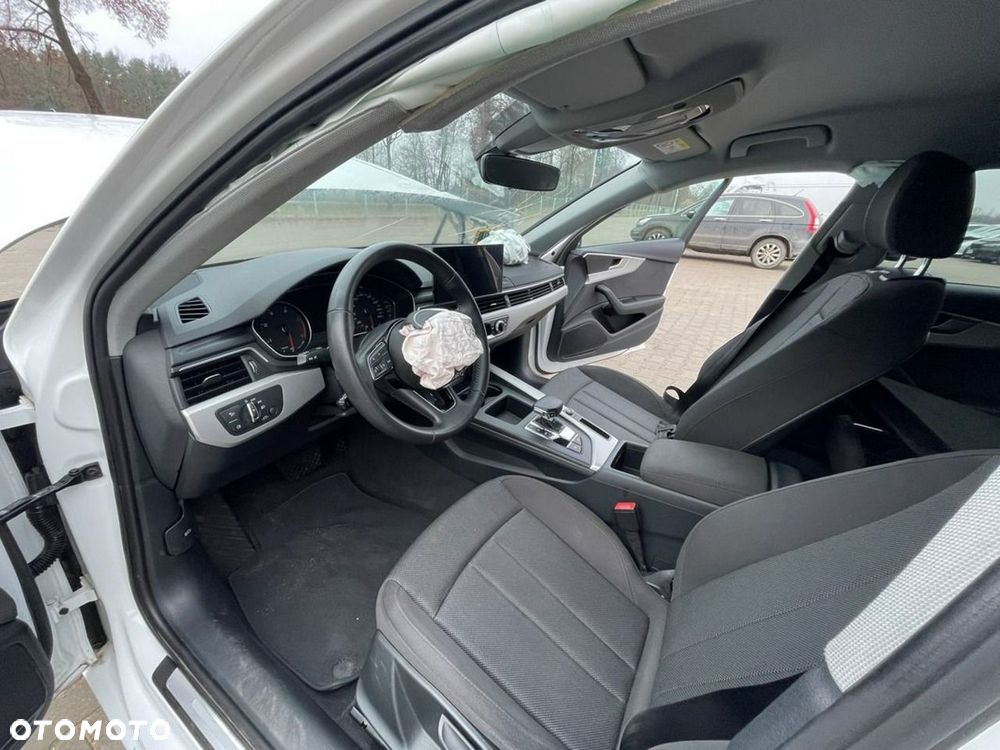 Audi A4 Limousine - 14