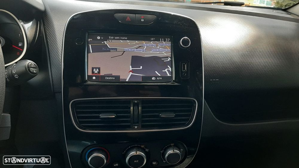Renault Clio Sport Tourer (Energy) dCi 90 Start & Stop LIMITED - 41