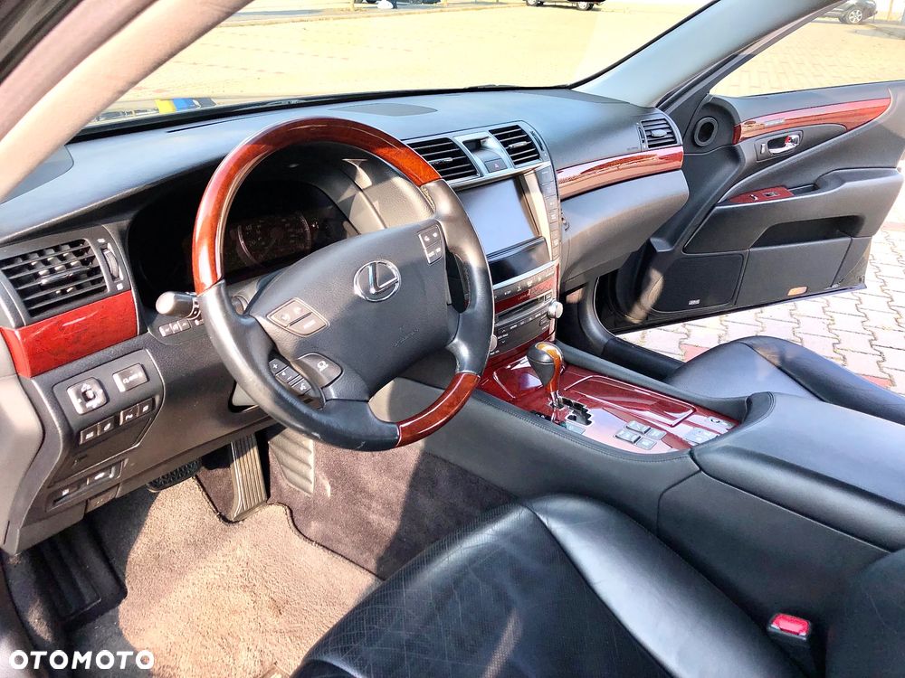 Lexus LS 460 Ambience Line - 16