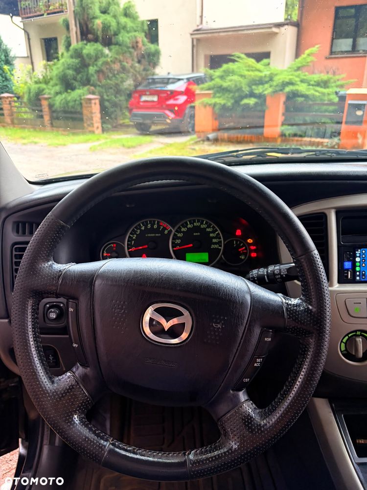 Mazda Tribute 2.3 Comfort - 14