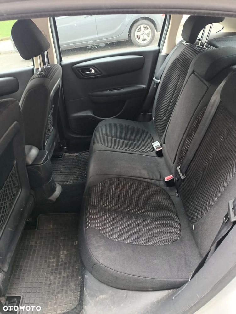 Citroën C4 1.6 16V VTR Pack - 6