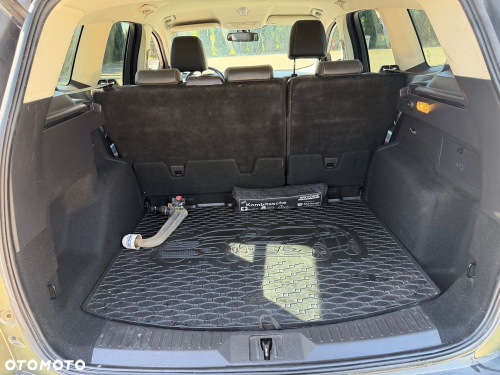 Ford Kuga 2.0 TDCi 2x4 Titanium - 10