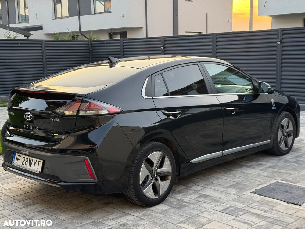 Hyundai IONIQ - 7