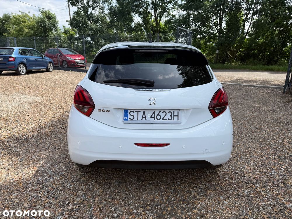 Peugeot 208 - 5