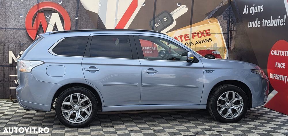 Mitsubishi Outlander - 4