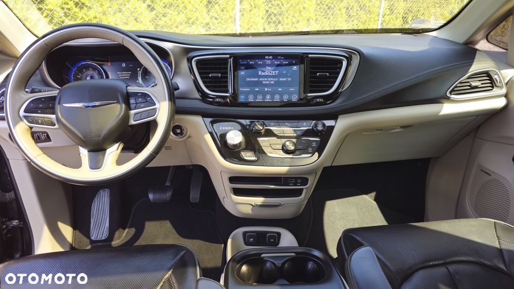 Chrysler Pacifica - 35