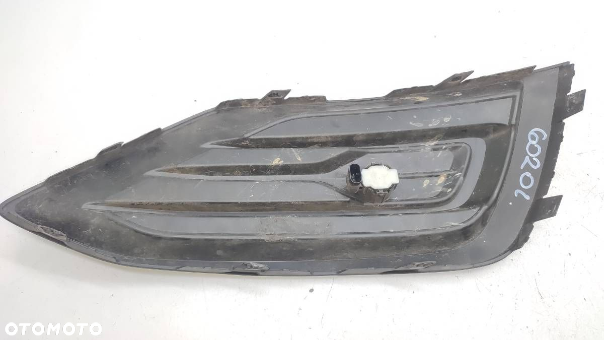 KRATKA ZDERZAKA PRZÓD PRZEDNIA LEWA CZUJNIK PDC VOLVO V60 II 31455513 - 3
