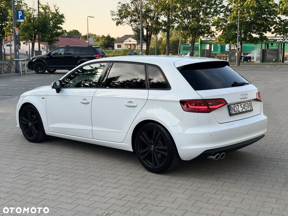 Audi A3 Sportback 2.0 TDI S tronic S line Sportpaket - 4