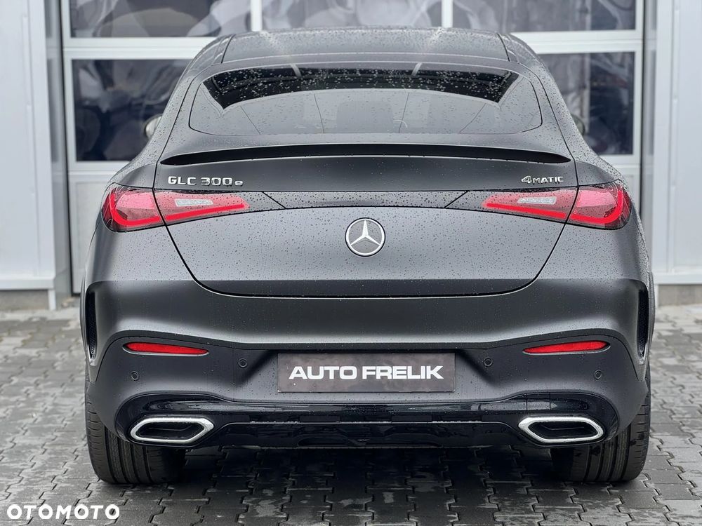 Mercedes-Benz GLC 300 e PHEV 4-Matic AMG Line - 11