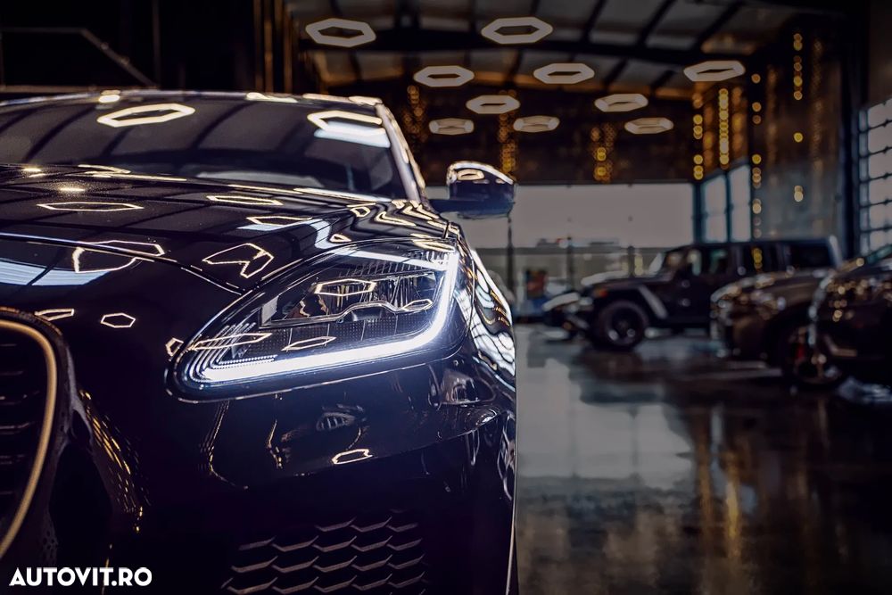 Jaguar E-Pace D180 AWD Aut. R-Dynamic S - 31