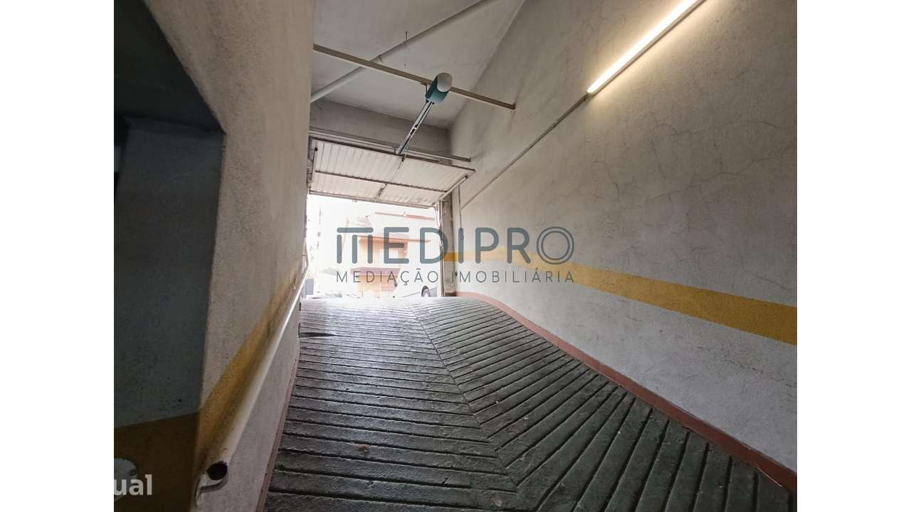 Garagem com 30 m2 | Centro Mem Martins - Grande imagem: 5/12