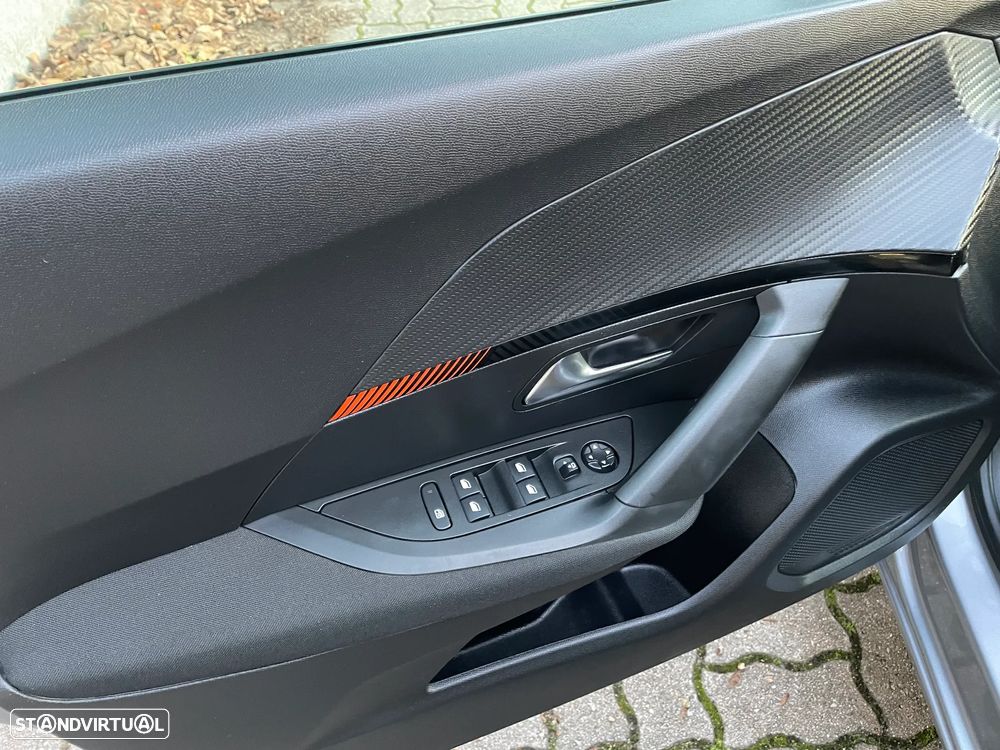 Peugeot e-2008 50 kWh Active Pack - 23