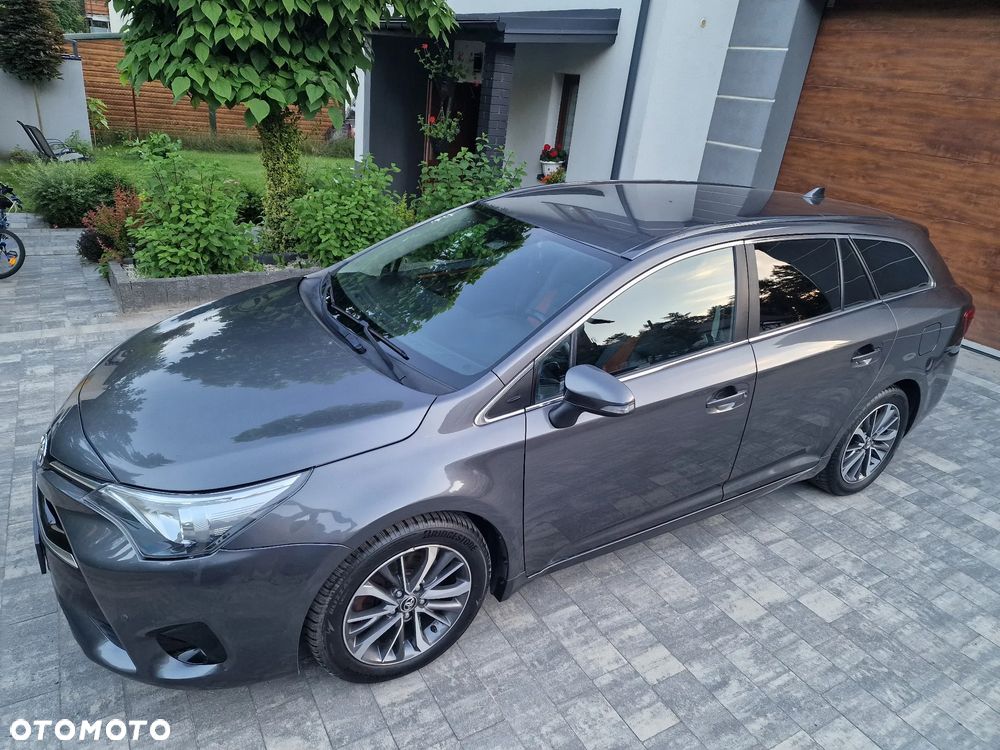 Toyota Avensis 2.0 D-4D Prestige - 11