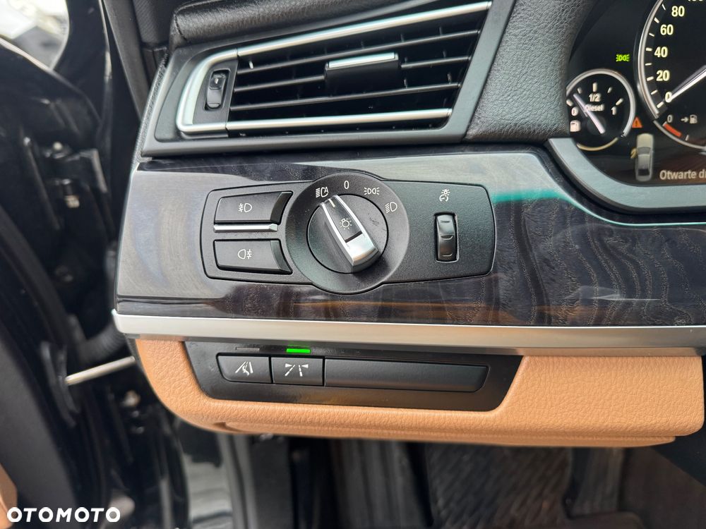 BMW Seria 7 - 28